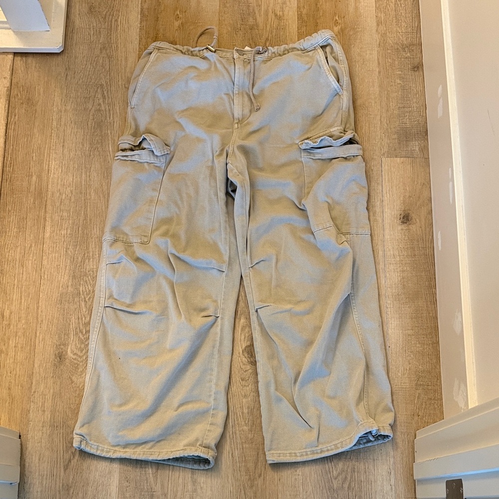 Joe Fresh Women's Light Tan Cargo Pants